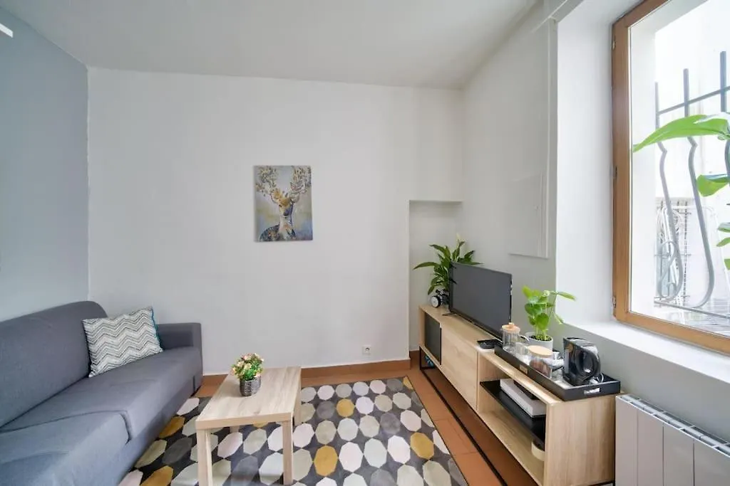 Studio Sur Cour, Proche Des Buttes-Chaumont Париж Франция
