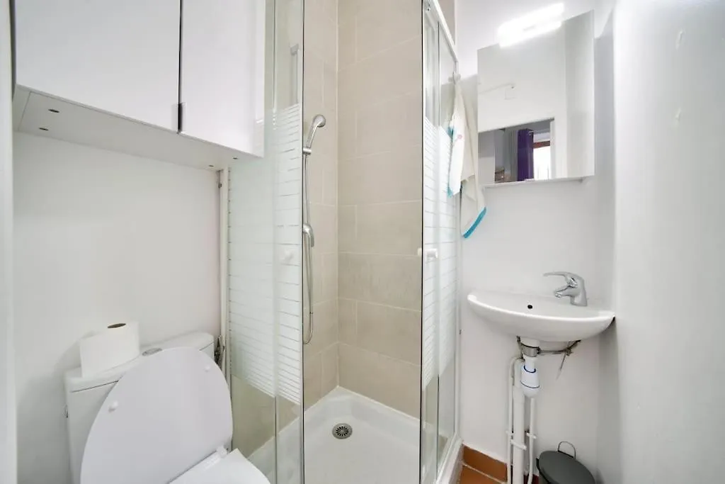Апартаменты Studio Sur Cour, Proche Des Buttes-Chaumont Париж